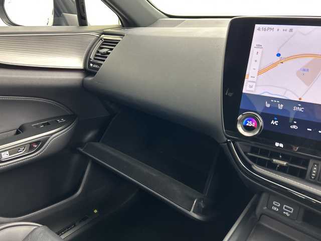 レクサス ＮＸ 350h Fスポーツ 三重県 2023(令5)年 3.3万km グラファイトブラックガラスフレーク /禁煙車//レクサスセーフティシステムプラス/　・プリクラッシュセーフティー/　・レーンチェンジアシスト/　・レーントレーシングアシスト/　・レーンディパーチャーアラート/　・レーダークルーズコントロール/　・ブレードスキャンアダプティブハイビームシステム/　・アダプティブハイビームシステム/　・オートマチックハイビーム/　・ロードサインアシスト/　・先行発信告知機能/　・発信遅れ告知機能/　・ドライバーモニター連携/　・ドライバー異常時対応システム/　・プロアクティブドライビングアシスト/　・フロントクロストラフィックアラート//パノラミックビューモニター//パーキングサポートブレーキ//ブラインドスポットモニター//ヘッドアップディスプレイ//純正14インチディスプレイオーディオPlus//純正OPオレンジキャリパー//ムーンルーフ//3眼LED//DN席シートベンチレーション//ステアリングヒーター//純正ビルトインETC2.0//Fスポーツ専用本革スポーツシート//シートメモリー//ハンズフリー機能付きパワーバックドア//社外前方ドライブレコーダー//100V電源