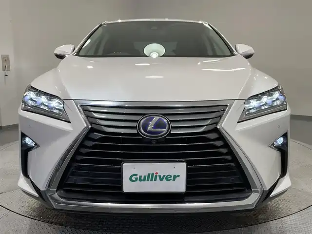 レクサス ＲＸ 450h バージョンL 愛知県 2017(平29)年 9万km ソニッククォーツ 純正ナビ/（AM/FM/CD・DVD再生/SD/USB/Bluetooth//AUX/フルセグTV）/バックカメラ/レクサスセーフティーシステム/　　-衝突軽減ブレーキ/　　-レーンディパーチャーアラート（LDA)/　　-レーダークルーズコントロール（ACC)/　　-発信遅れ告知機能/ビルトインETC2.0/ドライブレコーダー/ブラインドスポットモニター（BSM)/ヘッドアップディスプレイ（HUD)/ステアリングヒーター/シートヒーター/シートエアコン/メモリー付電動パワーシート/電動リアゲード/LEDヘッドライト/コーナーセンサー