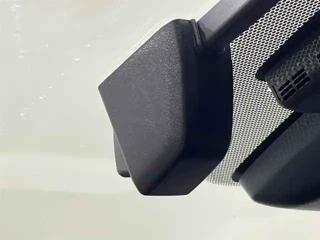 レクサス ＲＸ 450h バージョンL 愛知県 2017(平29)年 9万km ソニッククォーツ 純正ナビ/（AM/FM/CD・DVD再生/SD/USB/Bluetooth//AUX/フルセグTV）/バックカメラ/レクサスセーフティーシステム/　　-衝突軽減ブレーキ/　　-レーンディパーチャーアラート（LDA)/　　-レーダークルーズコントロール（ACC)/　　-発信遅れ告知機能/ビルトインETC2.0/ドライブレコーダー/ブラインドスポットモニター（BSM)/ヘッドアップディスプレイ（HUD)/ステアリングヒーター/シートヒーター/シートエアコン/メモリー付電動パワーシート/電動リアゲード/LEDヘッドライト/コーナーセンサー