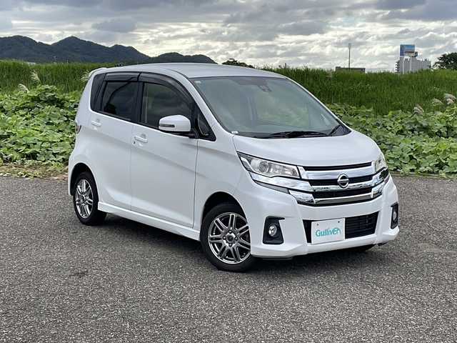 日産 デイズ ハイウェイスターG ターボ 新潟県 2017(平29)年 3.8万km ホワイトパール 4WD/純正SDナビ(MM316D-W)/CD/DVD/フルセグテレビ/全方位カメラ/ETC/衝突被害軽減ブレーキ/クルーズコントロール/ベンチシート/運転席シートヒーター/スマートキー/プッシュスタート/キセノンヘッドライト/オートライト/オートハイビーム/フォグランプ/社外14インチアルミホイール/純正15インチAW夏タイヤ車載