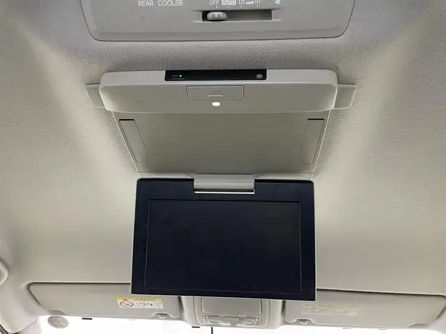 トヨタ ヴォクシー ZS 煌 埼玉県 2015(平27)年 11.7万km ホワイトパールクリスタルシャイン 純正９インチナビ　フリップダウンモニター　バックカメラ　ビルトインＥＴＣ　ドライブレコーダー　セーフティセンス　ステアリングスイッチ　純正アルミホイール　スマートキー　オートライト　ＬＥＤライト　ＴＶ