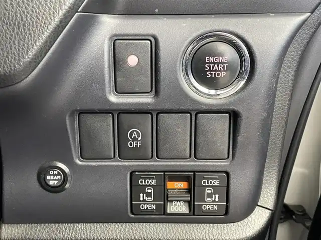 トヨタ ヴォクシー ZS 煌 埼玉県 2015(平27)年 11.7万km ホワイトパールクリスタルシャイン 純正９インチナビ　フリップダウンモニター　バックカメラ　ビルトインＥＴＣ　ドライブレコーダー　セーフティセンス　ステアリングスイッチ　純正アルミホイール　スマートキー　オートライト　ＬＥＤライト　ＴＶ