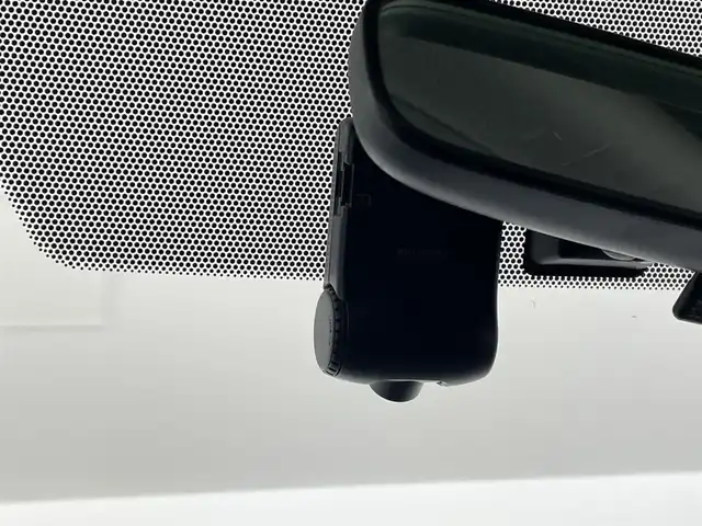 トヨタ ヴォクシー ZS 煌 埼玉県 2015(平27)年 11.7万km ホワイトパールクリスタルシャイン 純正９インチナビ　フリップダウンモニター　バックカメラ　ビルトインＥＴＣ　ドライブレコーダー　セーフティセンス　ステアリングスイッチ　純正アルミホイール　スマートキー　オートライト　ＬＥＤライト　ＴＶ