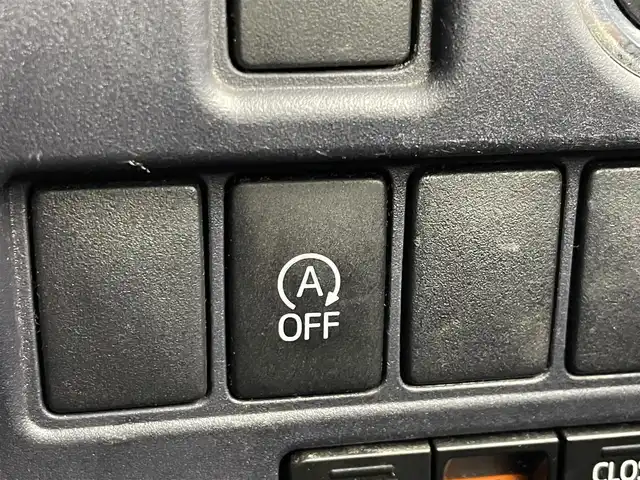 トヨタ ヴォクシー ZS 煌 埼玉県 2015(平27)年 11.7万km ホワイトパールクリスタルシャイン 純正９インチナビ　フリップダウンモニター　バックカメラ　ビルトインＥＴＣ　ドライブレコーダー　セーフティセンス　ステアリングスイッチ　純正アルミホイール　スマートキー　オートライト　ＬＥＤライト　ＴＶ