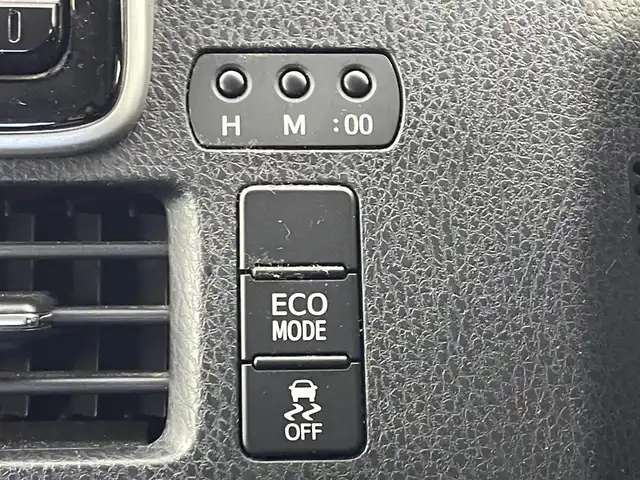 トヨタ ヴォクシー ZS 煌 埼玉県 2015(平27)年 11.7万km ホワイトパールクリスタルシャイン 純正９インチナビ　フリップダウンモニター　バックカメラ　ビルトインＥＴＣ　ドライブレコーダー　セーフティセンス　ステアリングスイッチ　純正アルミホイール　スマートキー　オートライト　ＬＥＤライト　ＴＶ