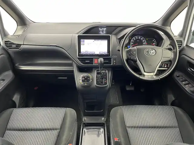 トヨタ ヴォクシー ZS 煌 埼玉県 2015(平27)年 11.7万km ホワイトパールクリスタルシャイン 純正９インチナビ　フリップダウンモニター　バックカメラ　ビルトインＥＴＣ　ドライブレコーダー　セーフティセンス　ステアリングスイッチ　純正アルミホイール　スマートキー　オートライト　ＬＥＤライト　ＴＶ
