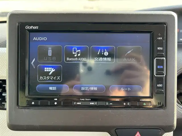 ホンダ Ｎ ＢＯＸ G 富山県 2021(令3)年 7.3万km ルナシルバーM ワンオーナー/4WD/純正SDナビ/(AM/FM/CD/DVD/BT/USB)/フルセグTV/バックカメラ/Bluetooth/DVD再生/レーダークルーズコントロール/衝突軽減システム/レーンキープアシスト/コーナーセンサー/横滑り防止装置/盗難防止装置/両側イージークローザードア/シートヒーター　運転席＋助手席/フロアーマット純正/ドアバイザー/LEDライト/スペアキー×2/取扱説明書/保証書