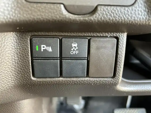 ホンダ Ｎ ＢＯＸ G 富山県 2021(令3)年 7.3万km ルナシルバーM ワンオーナー/4WD/純正SDナビ/(AM/FM/CD/DVD/BT/USB)/フルセグTV/バックカメラ/Bluetooth/DVD再生/レーダークルーズコントロール/衝突軽減システム/レーンキープアシスト/コーナーセンサー/横滑り防止装置/盗難防止装置/両側イージークローザードア/シートヒーター　運転席＋助手席/フロアーマット純正/ドアバイザー/LEDライト/スペアキー×2/取扱説明書/保証書