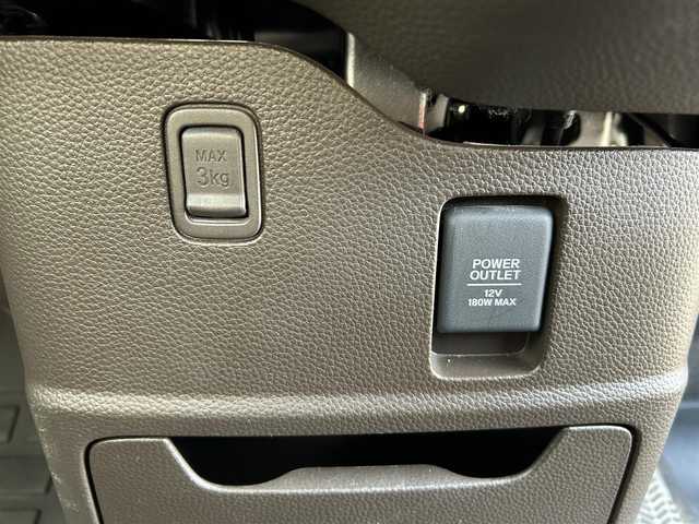 ホンダ Ｎ ＢＯＸ G 富山県 2021(令3)年 7.3万km ルナシルバーM ワンオーナー/4WD/純正SDナビ/(AM/FM/CD/DVD/BT/USB)/フルセグTV/バックカメラ/Bluetooth/DVD再生/レーダークルーズコントロール/衝突軽減システム/レーンキープアシスト/コーナーセンサー/横滑り防止装置/盗難防止装置/両側イージークローザードア/シートヒーター　運転席＋助手席/フロアーマット純正/ドアバイザー/LEDライト/スペアキー×2/取扱説明書/保証書