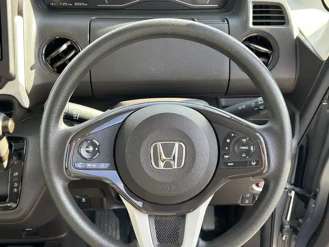 ホンダ Ｎ ＢＯＸ G 富山県 2021(令3)年 7.3万km ルナシルバーM ワンオーナー/4WD/純正SDナビ/(AM/FM/CD/DVD/BT/USB)/フルセグTV/バックカメラ/Bluetooth/DVD再生/レーダークルーズコントロール/衝突軽減システム/レーンキープアシスト/コーナーセンサー/横滑り防止装置/盗難防止装置/両側イージークローザードア/シートヒーター　運転席＋助手席/フロアーマット純正/ドアバイザー/LEDライト/スペアキー×2/取扱説明書/保証書