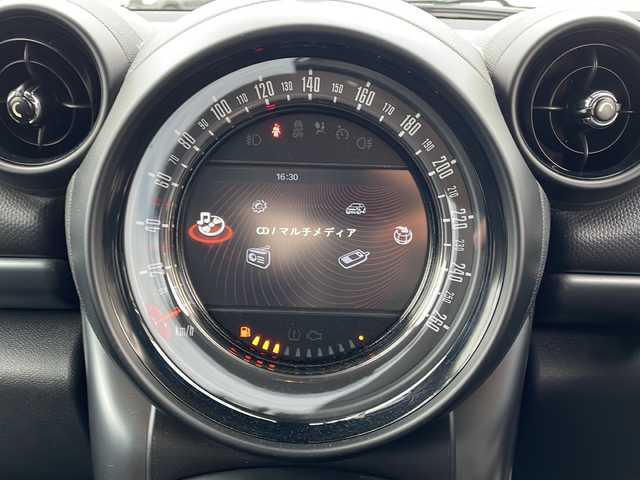 ＭＩＮＩ ミニ クロスオーバー クーパー S D 山口県 2016(平28)年 5.6万km 緑 禁煙車/前後ドライブレコーダー/スマートキー/プッシュスタート/ETC/純正ディスプレイオーディオ/(BT/CD/AUX/USB)/オートエアコン/オートライト/オートワイパー/パワーウィンドウ/バックカメラ/ABS(アンチロックブレーキシステム)/純正アルミホイール/社外フロアマット/カーテンエアバック/保証書/取扱説明書/記録簿