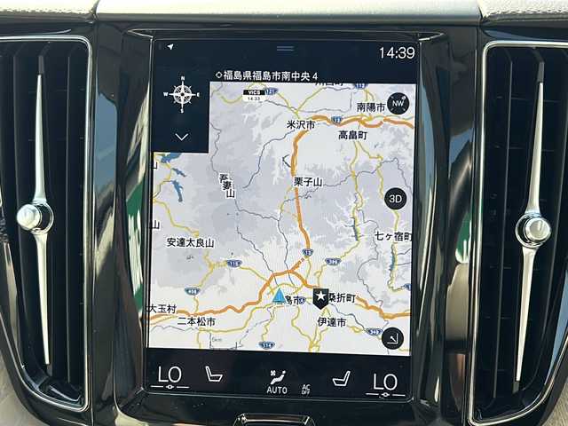 ボルボ ＸＣ６０ B5 AWD インスクリプション 福島県 2021(令3)年 6.3万km クリスタルホワイトP ワンオーナー/４ＷＤ/サンルーフ/レザーシート/シートヒーター/パワーシート/純正ナビ＆フルセグＴＶ/（FM/TV/Bluetooth/USB）/ドライブレコーダー/アラウンドビューカメラ/レーダークルーズコントロール/コーナーセンサー/オートライト/オートハイビームライト/デイライト/ＥＴＣ/ウィンカーミラー/電動ミラー/Wエアバック＋サイドエアバック/ステアリングヒーター/B&W音響/電動リアゲート/スマートキー