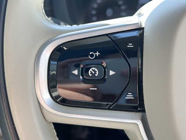 ボルボ ＸＣ６０ B5 AWD インスクリプション 福島県 2021(令3)年 6.3万km クリスタルホワイトP ワンオーナー/４ＷＤ/サンルーフ/レザーシート/シートヒーター/パワーシート/純正ナビ＆フルセグＴＶ/（FM/TV/Bluetooth/USB）/ドライブレコーダー/アラウンドビューカメラ/レーダークルーズコントロール/コーナーセンサー/オートライト/オートハイビームライト/デイライト/ＥＴＣ/ウィンカーミラー/電動ミラー/Wエアバック＋サイドエアバック/ステアリングヒーター/B&W音響/電動リアゲート/スマートキー