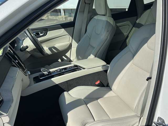 ボルボ ＸＣ６０ B5 AWD インスクリプション 福島県 2021(令3)年 6.3万km クリスタルホワイトP ワンオーナー/４ＷＤ/サンルーフ/レザーシート/シートヒーター/パワーシート/純正ナビ＆フルセグＴＶ/（FM/TV/Bluetooth/USB）/ドライブレコーダー/アラウンドビューカメラ/レーダークルーズコントロール/コーナーセンサー/オートライト/オートハイビームライト/デイライト/ＥＴＣ/ウィンカーミラー/電動ミラー/Wエアバック＋サイドエアバック/ステアリングヒーター/B&W音響/電動リアゲート/スマートキー