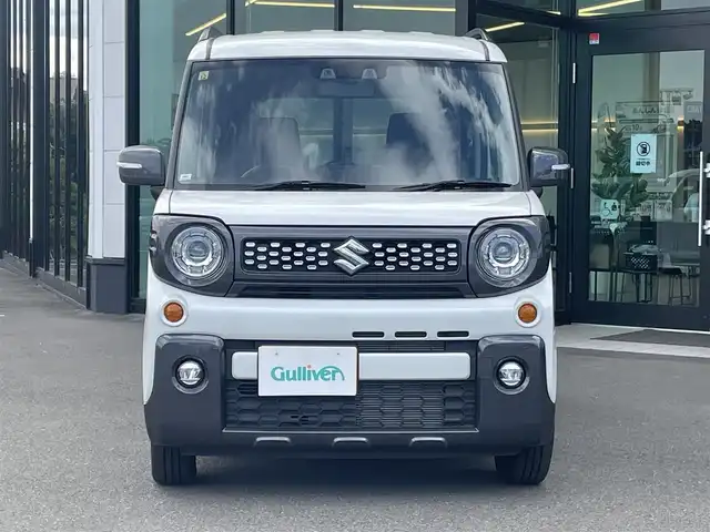 スズキ スペーシア ギア HYBRID XZ 東京都 2023(令5)年 0.3万km ピュアホワイトP スズキセーフティサポート/・デュアルカメラブレーキサポート/・車線逸脱警報機能/・先行車発進お知らせ機能/・誤発進抑制機能/・アダプティブクルーズコントロール/・コーナーセンサー/・ヘッドアップディスプレイ/プッシュスタート/アイドリングストップ/社外10型ディスプレイオーディオ/両側パワースライドドア/シートヒーター/パーソナルテーブル/スリムサーキュレーター/LEDヘッドライト/ルーフレール/14インチ純正アルミホイール/スマートキー