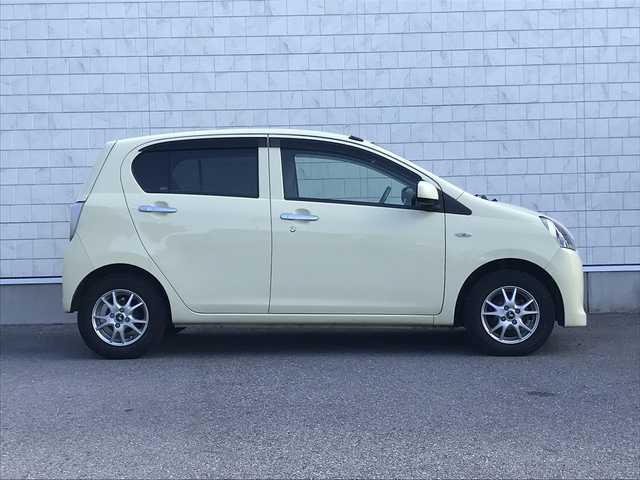 ダイハツ ミラ イース X メモリアルエディション 栃木県 2013(平25)年 8.1万km コットンアイボリー 株)IDOMが運営する【じしゃロン小山店】の自社ローン専用車両になります。こちらは現金またはオートローンご利用時の価格です。自社ローンご希望の方は別途その旨お申付け下さい//じしゃロン小山店/展示用在庫/禁煙車/社外フルセグナビ/（CD/DVD/AM/FMラジオ）/リモコンキー/ＥＴＣ/ドライブレコーダー/アイドリングストップ/電動格納ドアミラー/パワーウインドウ/オートライト