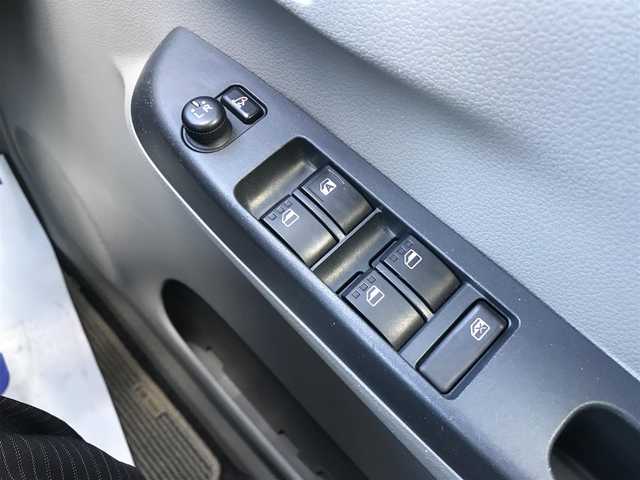 ダイハツ ミラ イース X メモリアルエディション 栃木県 2013(平25)年 8.1万km コットンアイボリー 株)IDOMが運営する【じしゃロン小山店】の自社ローン専用車両になります。こちらは現金またはオートローンご利用時の価格です。自社ローンご希望の方は別途その旨お申付け下さい//じしゃロン小山店/展示用在庫/禁煙車/社外フルセグナビ/（CD/DVD/AM/FMラジオ）/リモコンキー/ＥＴＣ/ドライブレコーダー/アイドリングストップ/電動格納ドアミラー/パワーウインドウ/オートライト