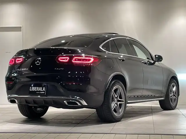 メルセデス・ベンツ ＧＬＣ２２０ d 4マチック クーペ AMGライン 愛知県 2022(令4)年 3.2万km オブシディアンブラック ●レーダーセーフティパッケージ/●アクティブディスタンスアシスト・ディストロニック/●アクティブレーンキーピングアシスト/●アクティブブラインドスポットアシスト/●リアクロストラフィックアラート/●ECOスタートストップ機能/●360°カメラシステム/●LEDハイパフォーマンスヘッドライト/●アダプティブハイビームアシスト/●レザーシート/●メモリー付パワーシート/●シートヒーター/●ナビゲーションシステム/●地デジTV/●ETC2.0対応車載器/●キーレスゴー/●EASY－PACK自動開閉テールゲート/●パークトロニック/●ドライブレコーダー/ETC/パワーバックドア/プッシュスタート/ウィンカーミラー