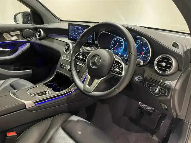 メルセデス・ベンツ ＧＬＣ２２０ d 4マチック クーペ AMGライン 愛知県 2022(令4)年 3.2万km オブシディアンブラック ●レーダーセーフティパッケージ/●アクティブディスタンスアシスト・ディストロニック/●アクティブレーンキーピングアシスト/●アクティブブラインドスポットアシスト/●リアクロストラフィックアラート/●ECOスタートストップ機能/●360°カメラシステム/●LEDハイパフォーマンスヘッドライト/●アダプティブハイビームアシスト/●レザーシート/●メモリー付パワーシート/●シートヒーター/●ナビゲーションシステム/●地デジTV/●ETC2.0対応車載器/●キーレスゴー/●EASY－PACK自動開閉テールゲート/●パークトロニック/●ドライブレコーダー/ETC/パワーバックドア/プッシュスタート/ウィンカーミラー