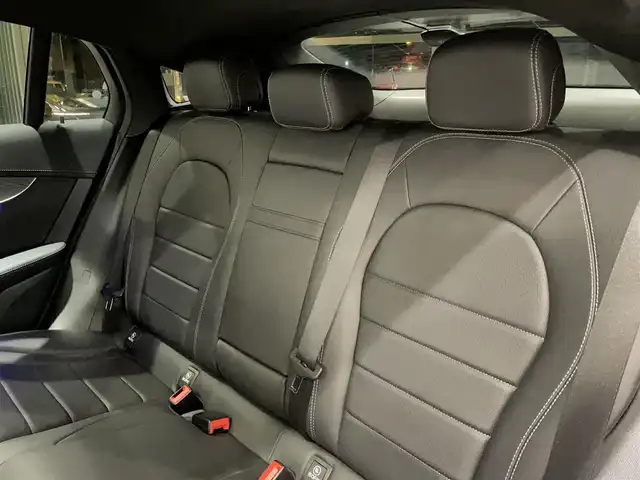 メルセデス・ベンツ ＧＬＣ２２０ d 4マチック クーペ AMGライン 愛知県 2022(令4)年 3.2万km オブシディアンブラック ●レーダーセーフティパッケージ/●アクティブディスタンスアシスト・ディストロニック/●アクティブレーンキーピングアシスト/●アクティブブラインドスポットアシスト/●リアクロストラフィックアラート/●ECOスタートストップ機能/●360°カメラシステム/●LEDハイパフォーマンスヘッドライト/●アダプティブハイビームアシスト/●レザーシート/●メモリー付パワーシート/●シートヒーター/●ナビゲーションシステム/●地デジTV/●ETC2.0対応車載器/●キーレスゴー/●EASY－PACK自動開閉テールゲート/●パークトロニック/●ドライブレコーダー/ETC/パワーバックドア/プッシュスタート/ウィンカーミラー