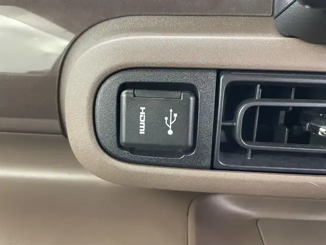 ダイハツ ムーヴ キャンバス セオリー G 富山県 2023(令5)年 1万km サンドベージュメタリック 純正ディスプレイオーディオ（ｂｌｕｅｔｏｏｔｈ　ＣａｒＰｌａｙ）　/フルセグTV/ＨＤＭＩ　/バックカメラ　/前後コーナーセンサー　/ＥＴＣ　/前席シートヒーター　/両側パワースライドドア　/前ドラレコ　/衝突軽減ブレーキ　/車線逸脱抑制/先行車発進お知らせ/オートライト　/ＬＥＤヘッドライト/フォグ/スマートキー/プッシュスタート/オートホールド/社外マット・純正バイザー/横滑防止装置