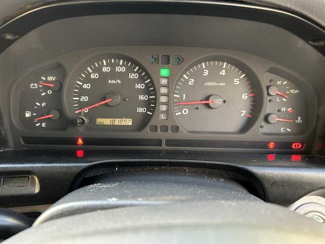 トヨタ ランドクルーザー VX－LTD 愛知県 1999(平11)年 18.2万km 緑 ワンオーナー/4WD/社外ナビ/純正オーディオプレーヤー(AM/CD)/クルーズコントロール/ETC/ドアバイザー/ルーフキャリア/取説/保証書/スペアキー