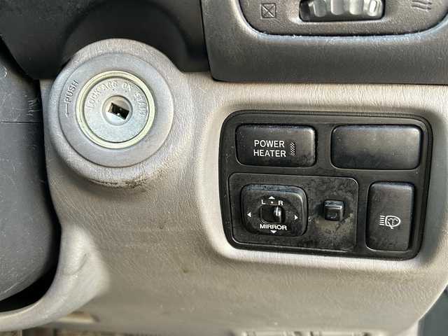 トヨタ ランドクルーザー VX－LTD 愛知県 1999(平11)年 18.2万km 緑 ワンオーナー/4WD/社外ナビ/純正オーディオプレーヤー(AM/CD)/クルーズコントロール/ETC/ドアバイザー/ルーフキャリア/取説/保証書/スペアキー