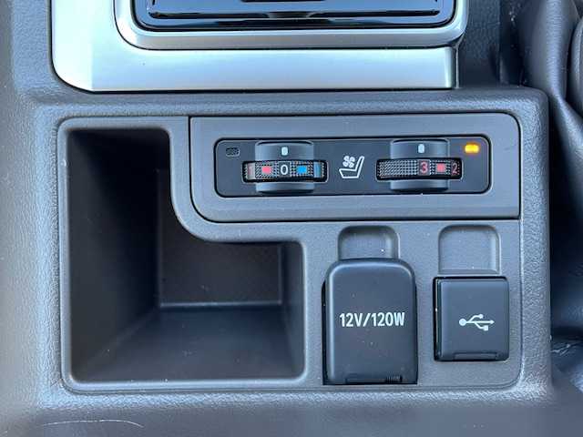 トヨタ ランドクルーザー プラド TX Lパッケージ マットブラED 青森県 2022(令4)年 1.5万km ホワイトパールクリスタルシャイン ワンオーナー/TRDエアロパーツ（フロント、リア）/エンジンスターター/スペアキー/チルト＆スライド電動ムーンルーフ/寒冷地仕様/ルーフレール/ベージュ本革シート/ETC/ドライブレコーダー/ディスプレイオーディオ/マルチテレインモニター（フロント、サイド、バック）/メーカーナビ（Apple car play/Android Auto/AM/FM/Bluetooth/TV)/フロントフォグランプ/リアフォグランプ/シートヒーター(D/N)/取扱説明書/ナビ取扱説明書/保証書