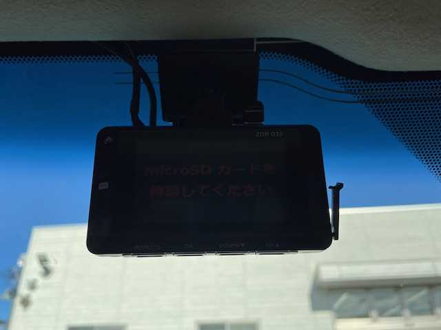 トヨタ ランドクルーザー プラド TX Lパッケージ マットブラED 青森県 2022(令4)年 1.5万km ホワイトパールクリスタルシャイン ワンオーナー/TRDエアロパーツ（フロント、リア）/エンジンスターター/スペアキー/チルト＆スライド電動ムーンルーフ/寒冷地仕様/ルーフレール/ベージュ本革シート/ETC/ドライブレコーダー/ディスプレイオーディオ/マルチテレインモニター（フロント、サイド、バック）/メーカーナビ（Apple car play/Android Auto/AM/FM/Bluetooth/TV)/フロントフォグランプ/リアフォグランプ/シートヒーター(D/N)/取扱説明書/ナビ取扱説明書/保証書