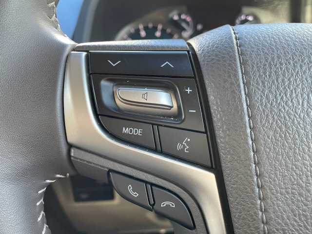 トヨタ ランドクルーザー プラド TX Lパッケージ マットブラED 青森県 2022(令4)年 1.5万km ホワイトパールクリスタルシャイン ワンオーナー/TRDエアロパーツ（フロント、リア）/エンジンスターター/スペアキー/チルト＆スライド電動ムーンルーフ/寒冷地仕様/ルーフレール/ベージュ本革シート/ETC/ドライブレコーダー/ディスプレイオーディオ/マルチテレインモニター（フロント、サイド、バック）/メーカーナビ（Apple car play/Android Auto/AM/FM/Bluetooth/TV)/フロントフォグランプ/リアフォグランプ/シートヒーター(D/N)/取扱説明書/ナビ取扱説明書/保証書