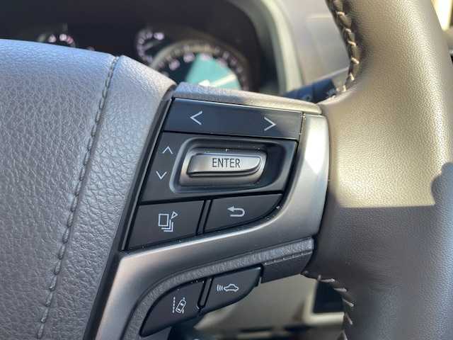 トヨタ ランドクルーザー プラド TX Lパッケージ マットブラED 青森県 2022(令4)年 1.5万km ホワイトパールクリスタルシャイン ワンオーナー/TRDエアロパーツ（フロント、リア）/エンジンスターター/スペアキー/チルト＆スライド電動ムーンルーフ/寒冷地仕様/ルーフレール/ベージュ本革シート/ETC/ドライブレコーダー/ディスプレイオーディオ/マルチテレインモニター（フロント、サイド、バック）/メーカーナビ（Apple car play/Android Auto/AM/FM/Bluetooth/TV)/フロントフォグランプ/リアフォグランプ/シートヒーター(D/N)/取扱説明書/ナビ取扱説明書/保証書