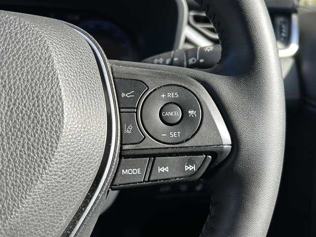 トヨタ ＲＡＶ４ HV アドベンチャー オフロードPKGⅡ 静岡県 2023(令5)年 4.5万km スーパーホワイトⅡ 純正SDナビ/・フルセグＴＶ/・Bluetooth/・USB/・AM/・FM/主要装備/・衝突軽減/・レーンキープ/・追従クルコン/・BSM/・コーナーセンサー前後/・全方位カメラ/・ETC2.0/・ドラレコ/・パワーシートD席/・レザーシート/・シートヒーターD/N席/・エアシートD/N席/・デジタルインナーミラー/・純正フロアマット/・純正アルミホイール/・LEDヘッドライト/・オートハイビーム/・オートホールド/・スペアキー1本