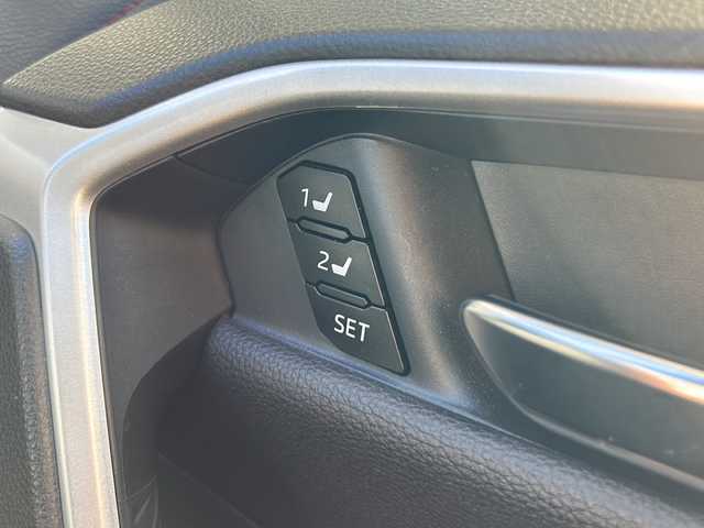 トヨタ ＲＡＶ４ HV アドベンチャー オフロードPKGⅡ 静岡県 2023(令5)年 4.5万km スーパーホワイトⅡ 純正SDナビ/・フルセグＴＶ/・Bluetooth/・USB/・AM/・FM/主要装備/・衝突軽減/・レーンキープ/・追従クルコン/・BSM/・コーナーセンサー前後/・全方位カメラ/・ETC2.0/・ドラレコ/・パワーシートD席/・レザーシート/・シートヒーターD/N席/・エアシートD/N席/・デジタルインナーミラー/・純正フロアマット/・純正アルミホイール/・LEDヘッドライト/・オートハイビーム/・オートホールド/・スペアキー1本