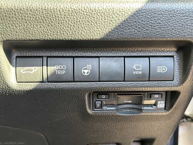 トヨタ ＲＡＶ４ HV アドベンチャー オフロードPKGⅡ 静岡県 2023(令5)年 4.5万km スーパーホワイトⅡ 純正SDナビ/・フルセグＴＶ/・Bluetooth/・USB/・AM/・FM/主要装備/・衝突軽減/・レーンキープ/・追従クルコン/・BSM/・コーナーセンサー前後/・全方位カメラ/・ETC2.0/・ドラレコ/・パワーシートD席/・レザーシート/・シートヒーターD/N席/・エアシートD/N席/・デジタルインナーミラー/・純正フロアマット/・純正アルミホイール/・LEDヘッドライト/・オートハイビーム/・オートホールド/・スペアキー1本