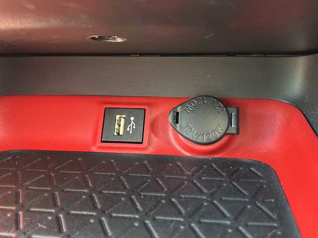 トヨタ ＲＡＶ４ HV アドベンチャー オフロードPKGⅡ 静岡県 2023(令5)年 4.5万km スーパーホワイトⅡ 純正SDナビ/・フルセグＴＶ/・Bluetooth/・USB/・AM/・FM/主要装備/・衝突軽減/・レーンキープ/・追従クルコン/・BSM/・コーナーセンサー前後/・全方位カメラ/・ETC2.0/・ドラレコ/・パワーシートD席/・レザーシート/・シートヒーターD/N席/・エアシートD/N席/・デジタルインナーミラー/・純正フロアマット/・純正アルミホイール/・LEDヘッドライト/・オートハイビーム/・オートホールド/・スペアキー1本