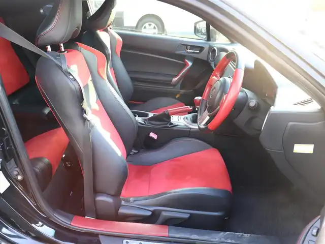 トヨタ ８６ GT リミテッド 神奈川県 2012(平24)年 9万km クリスタルブラックシリカ メモリナビ/BluetoothAudio/フルセグテレビ/バックカメラ/社外18インチAW/社外マフラー/純正オプションリアウイング/ハーフレザーシート/シートヒーター/HID/純正フロアマット/プッシュスタート/ETC/スペアスマートキー