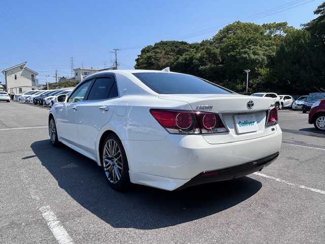 トヨタ クラウン ハイブリッド アスリートS 大阪府 2017(平29)年 4.7万km ホワイトパールクリスタルシャイン 8インチHDDナビ（フルセグ/DVD/Bluetooth）/サンルーフ/バックカメラ/衝突被害軽減システム/レーンキープアシスト/横滑り防止/レーダークルーズコントロール/コーナーセンサー（前後）/シートヒーター/エアシーター/レザーシート/純正AW（18inch)/純正フロアマット/純正LEDライト/フロントフォグ/ビルトインETC/ドライブレコーダー/スペアキー1本/保証書/取扱説明書