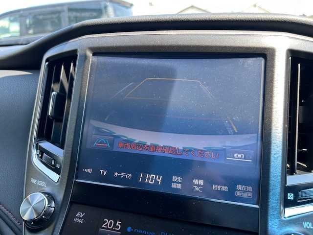 トヨタ クラウン ハイブリッド アスリートS 大阪府 2017(平29)年 4.7万km ホワイトパールクリスタルシャイン 8インチHDDナビ（フルセグ/DVD/Bluetooth）/サンルーフ/バックカメラ/衝突被害軽減システム/レーンキープアシスト/横滑り防止/レーダークルーズコントロール/コーナーセンサー（前後）/シートヒーター/エアシーター/レザーシート/純正AW（18inch)/純正フロアマット/純正LEDライト/フロントフォグ/ビルトインETC/ドライブレコーダー/スペアキー1本/保証書/取扱説明書