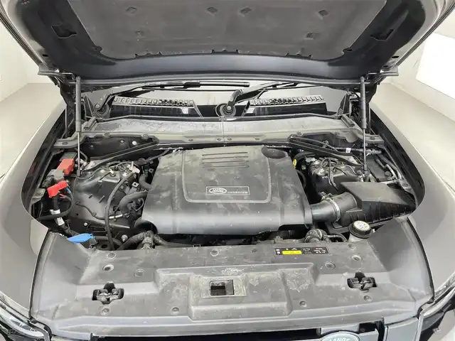 ランドローバー ランドローバー ディフェンダー 110 滋賀県 2021(令3)年 4.8万km 黒 11.4インチ純正ナビ/全方位カメラ/MERIDIANサウンドシステム/サンルーフ/プレミアムアップグレードインテリアパック/・パワーシート/・全席シートヒーター＆前席シートクーラー/・電動調整ステアリングコラム/・エクステンデッドレザーアップグレード/・クリックゴー/ドライバーアシストパック/・ブラインドスポットアシスト/・クリアイグジットモニター/・アダプティブクルーズコントロール/・リアコリジョンモニター/・リアトラフィックモニター/LEDヘッドライト/前後コーナーセンサー/前後ドラレコ/衝突被害軽減ブレーキ/純正19インチAW/エアサス