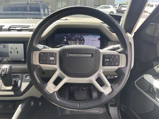 ランドローバー ランドローバー ディフェンダー 110SE 兵庫県 2021(令3)年 4.8万km 黒 /パノラマルーフ//サントリーニブラック//ブラックエクステリアパック//エアサスペンション//エクスペディションルーフラック//スペアホイールカバー//サイドマウントギヤキャリア//デプロイアルルーフラダー//フィックスドサイドステップ//Clear Sightインテリアルームミラー//MERIDIANサウンドシステム//純正ナビ//3Dサラウンドカメラ//ドライバーアシストパック//ブラインドスポットアシストパック//カーキ/エボニーレザーシート//ヒーター/クーラー//ステアリングヒーター//グッドイヤーオールテレーンタイヤWRANGLER//ACC//衝突回避//ドライバーコンディションモニター//エマージェンシーレーンキープ//パーキングエイド//R4/6年ディーラー点検記録簿