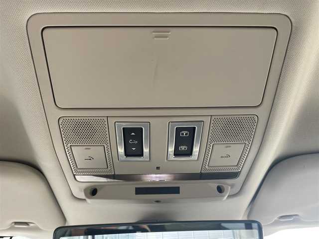 ランドローバー ランドローバー ディフェンダー 110SE 兵庫県 2021(令3)年 4.8万km 黒 /パノラマルーフ//サントリーニブラック//ブラックエクステリアパック//エアサスペンション//エクスペディションルーフラック//スペアホイールカバー//サイドマウントギヤキャリア//デプロイアルルーフラダー//フィックスドサイドステップ//Clear Sightインテリアルームミラー//MERIDIANサウンドシステム//純正ナビ//3Dサラウンドカメラ//ドライバーアシストパック//ブラインドスポットアシストパック//カーキ/エボニーレザーシート//ヒーター/クーラー//ステアリングヒーター//グッドイヤーオールテレーンタイヤWRANGLER//ACC//衝突回避//ドライバーコンディションモニター//エマージェンシーレーンキープ//パーキングエイド//R4/6年ディーラー点検記録簿