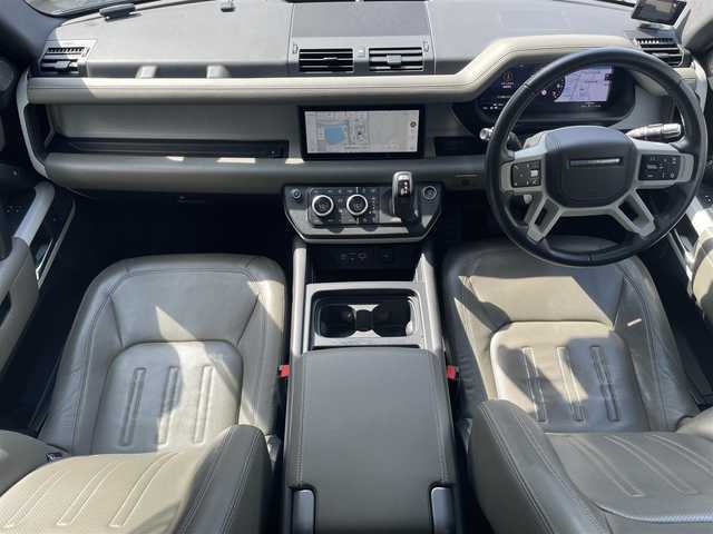 ランドローバー ランドローバー ディフェンダー 110SE 兵庫県 2021(令3)年 4.8万km 黒 /パノラマルーフ//サントリーニブラック//ブラックエクステリアパック//エアサスペンション//エクスペディションルーフラック//スペアホイールカバー//サイドマウントギヤキャリア//デプロイアルルーフラダー//フィックスドサイドステップ//Clear Sightインテリアルームミラー//MERIDIANサウンドシステム//純正ナビ//3Dサラウンドカメラ//ドライバーアシストパック//ブラインドスポットアシストパック//カーキ/エボニーレザーシート//ヒーター/クーラー//ステアリングヒーター//グッドイヤーオールテレーンタイヤWRANGLER//ACC//衝突回避//ドライバーコンディションモニター//エマージェンシーレーンキープ//パーキングエイド//R4/6年ディーラー点検記録簿