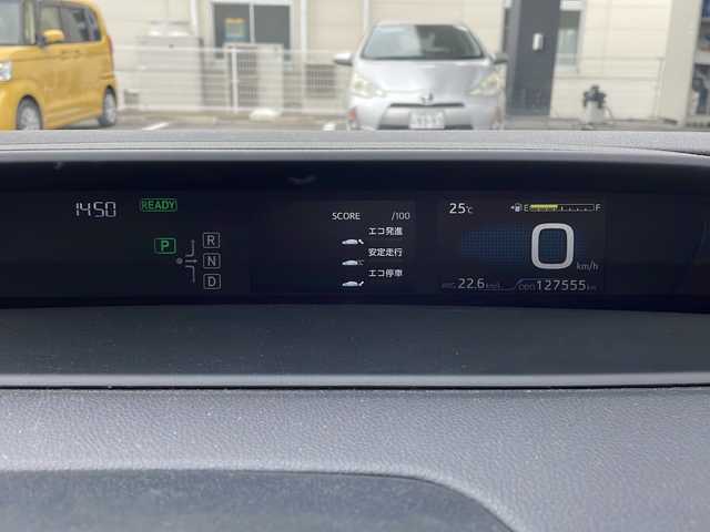 トヨタ プリウス Sセーフティプラス 鳥取県 2018(平30)年 12.7万km アティチュードブラックマイカ スマートキーx2個/モデリスタエアロ（LED)/社外８インチディスプレイオーディオ/ミラーリング・アップルCarPlay/バックカメラ/プリクラッシュセーフティ/パーキングアシスト/レーダークルーズ/オートハイビーム/クリアランスソナー/ドライブレコーダー/デジタルインナーミラー/オートワイパー/オートリトラクトミラー/オートLEDヘッドライト/革巻ステアリング/ビルトインETC/保証書・取説