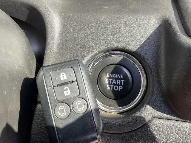 スズキ ソリオ バンディット HV MV 愛知県 2022(令4)年 2.5万km フレイムオレンジパールメタリック/ブラック2トーンルーフ 純正9型ナビ/全方位カメラ/両側パワースライドドア/シートカバー/クルーズコントロール/シートヒーター/バックカメラ/ヘッドアップディスプレイ/コーナーセンサー/柿本製マフラー/LEDヘッドライト/サーキュレーター/レーンキープアシスト/ドライブレコーダー/ETC/衝突軽減システム/フルセグ/CD DVD/Bluetooth/ステアリングスイッチ/スマートキー/プッシュスタート