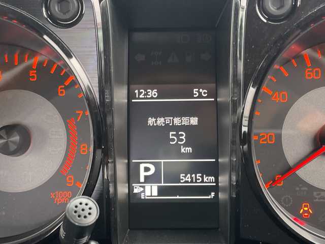 スズキ ジムニー XC 千葉県 2023(令5)年 0.6万km ミディアムグレー 8型ナビCN-RZ875　バックカメラ　革調カバー　シートヒーター　ドラレコ　クルコン　コンビハンドル　ルーフラック　リアラダー　LEDライト　オートライト　外グリル　セーフティサポート　ラバーマット