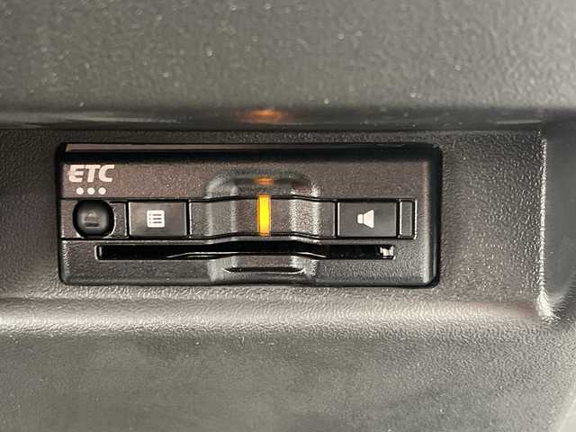 スズキ ジムニー XC 千葉県 2023(令5)年 0.6万km ミディアムグレー 8型ナビCN-RZ875　バックカメラ　革調カバー　シートヒーター　ドラレコ　クルコン　コンビハンドル　ルーフラック　リアラダー　LEDライト　オートライト　外グリル　セーフティサポート　ラバーマット