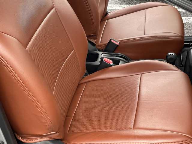 スズキ ジムニー XC 千葉県 2023(令5)年 0.6万km ミディアムグレー 8型ナビCN-RZ875　バックカメラ　革調カバー　シートヒーター　ドラレコ　クルコン　コンビハンドル　ルーフラック　リアラダー　LEDライト　オートライト　外グリル　セーフティサポート　ラバーマット