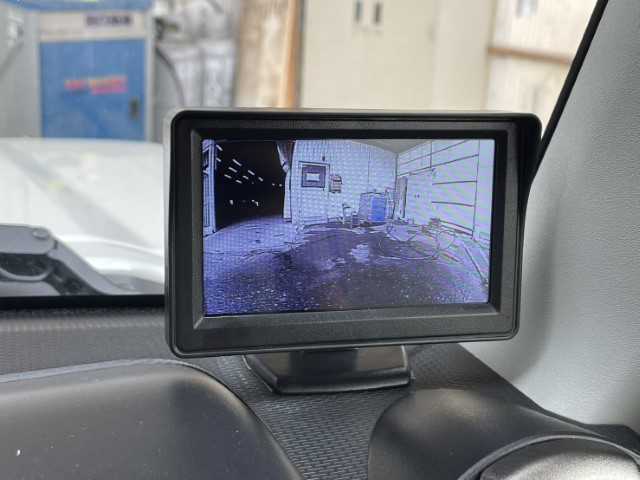 スズキ ジムニー XC 福島県 2023(令5)年 0.8万km ピュアホワイトP AIS検査済み/【2504036182】/ワンオーナー/マキシス6.50R16ブロックタイヤ（社外）/クリアサイドマーカー（社外）/LEDフォグ/社外LEDウィンカー/シートカバー（社外）/純正フロアマット/前席シートヒーター/USB入力/BT/CD/取扱説明書/保証書/スペアキー×１/ドアバイザー/16AW エクストリームJ(社外）/2インチリフトアップキット（社外）/APIOヴィンテージアイアングリル（社外）/SUZUKIクラシックエンブレム(社外）/ATOTO 9インチ（社外）/フロントカメラ（社外）/モニター（社外）/社外パーツ取付有