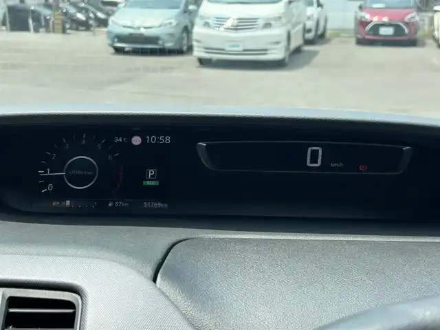 日産 セレナ X VセレクションⅡ 愛知県 2018(平30)年 5.2万km ブリリアントホワイトパール 純正ナビ/（AM/FM/SD/BT/CD/DVD)/フルセグTV/全方位カメラ/ビルトインETC/ドライブレコーダー/リヤフリップダウンモニター/パーキングアシスト/両側パワースライドドア/LEDヘッドライト/プッシュスタート/スマートキー/スペアキー/ドアバイザー/フロアマット