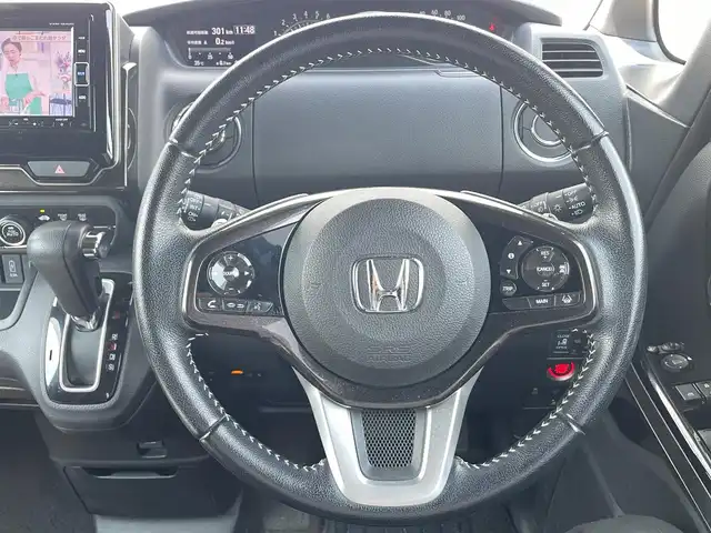 ホンダ Ｎ ＢＯＸ カスタム G L ターボ ホンダセンシング 茨城県 2018(平30)年 5.5万km クリスタルブラックパール 純正ナビ/Bluetooth/バックカメラ/フルセグTV/ホンダセンシング/両側パワスラ/ドライブレコーダー/オートライト/横滑り防止装置/純正LEDヘッドライト/純正AW/純正フロアマット/ETC